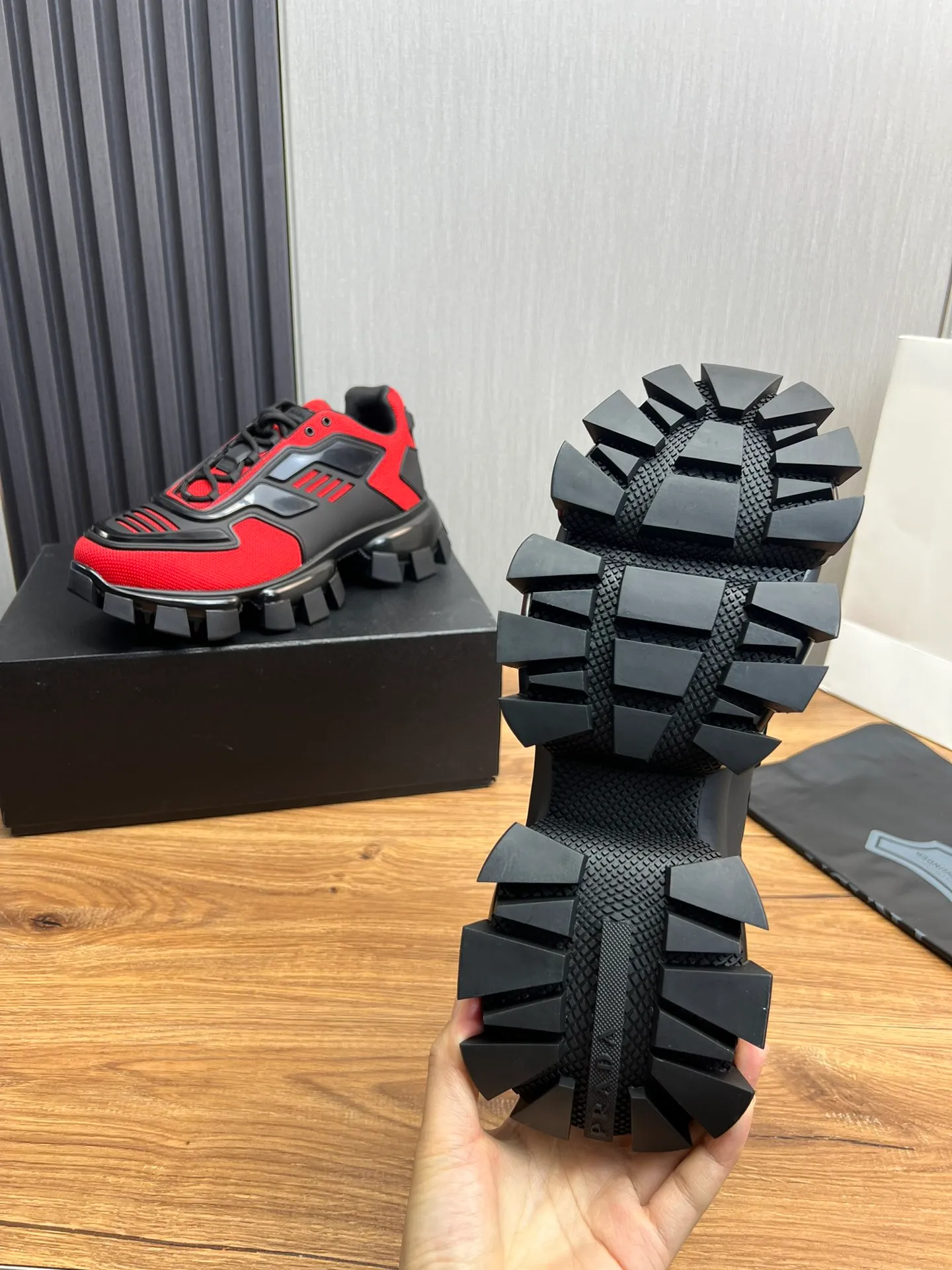 Men's shoes 💰620💰 [PRADA] Popular thick-soled shoes for couples 👩‍❤️‍👨 Available all year round ✔️Official website synchronization Original fly-knit film fabric + cowhide lining, 1⃣️ to 1⃣️ replica, original sole, 36-45 (45 made to order, non-refundable)